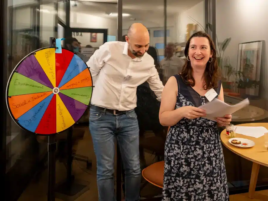 Roue de la connaissance, jeu d'enterprise organisé par Suricats sur les enjeux sociaux et environnementaux